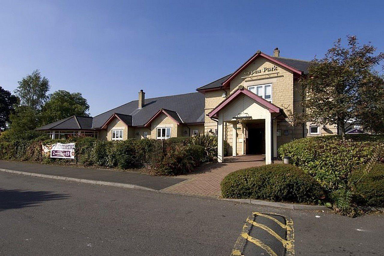 Premier Inn Chippenham Buitenkant foto